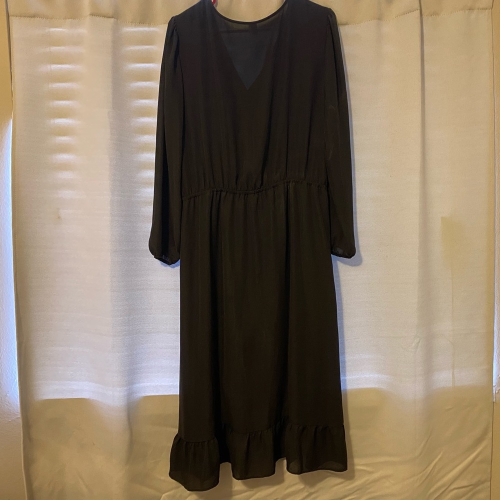 Old Navy black wrap-style dress